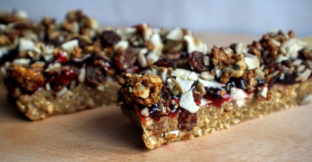 No-Bake PB & J Granola Bars – Indulging Innocently Recipes by @SpamellaB